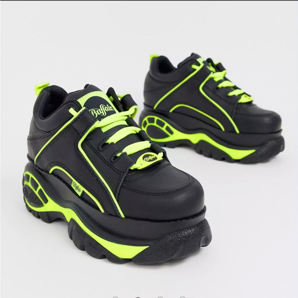 Buffalo London | Classic | Black/Neon | NIB